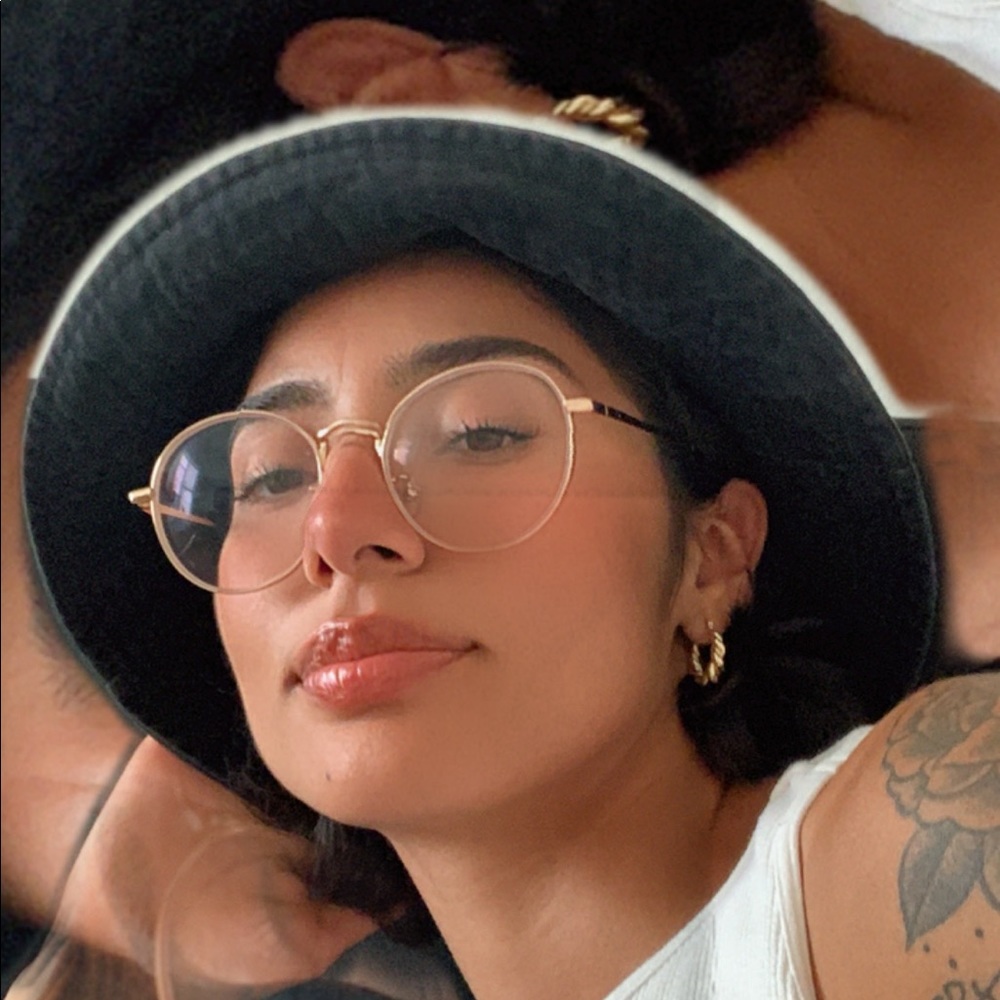 Meet your Posher, Ariel